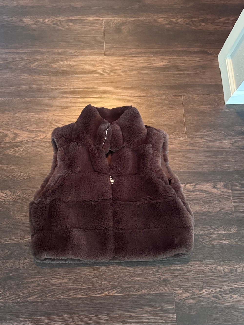 Plush Faux Fur Cropped Vest in Deep Brown